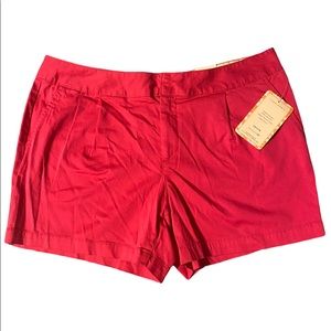Docker’s petite women’s magenta shorts Size 14P NWT